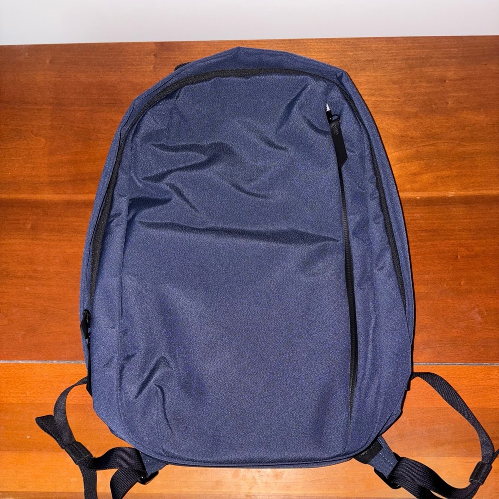 Alpaca Metro 12 liter Backpack